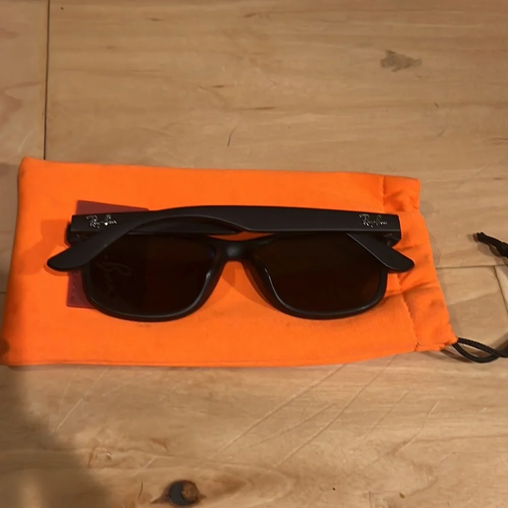 Child Ray Bans with case